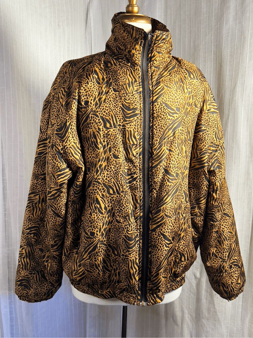 Stunt Sports Puffer Jacket Size M Vintage 90's Snow Bunny Mob Wife Glam Jacket